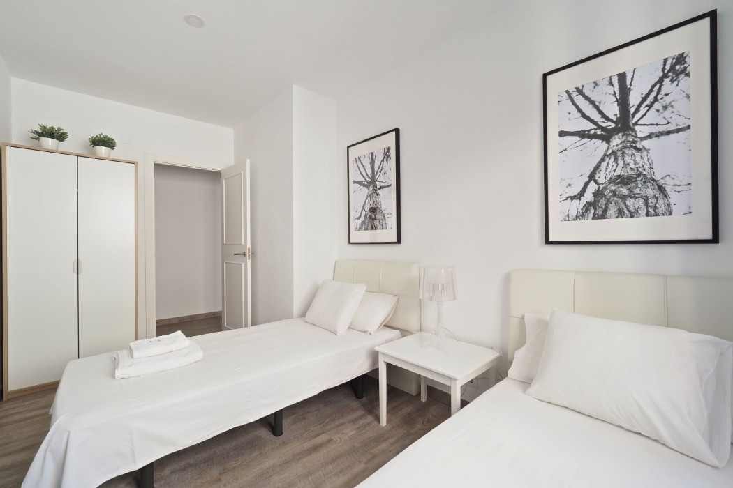 The White Flats Les Corts 19/20