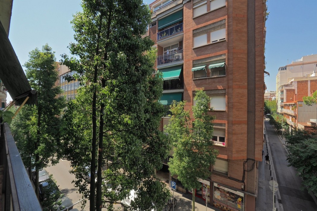 The White Flats Les Corts 13/20