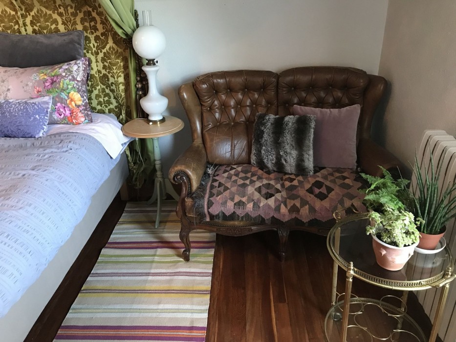 Far Out Inn 25/31