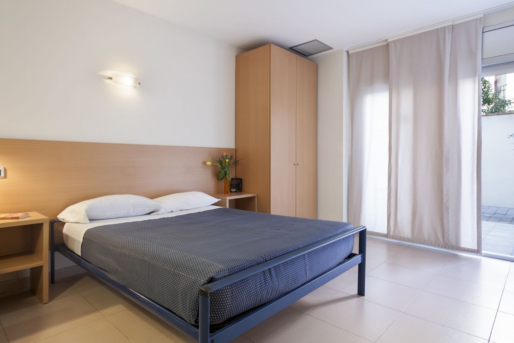 Apartamentos Porta Coeli 25/64