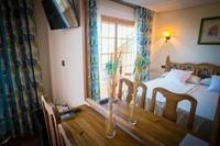 Jova Hotel 25/73