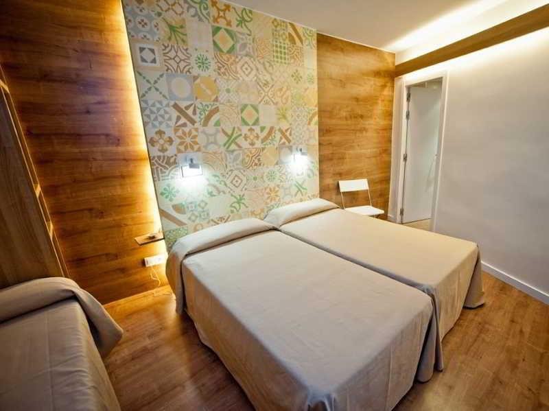 Hostal Marenostrum 26/58