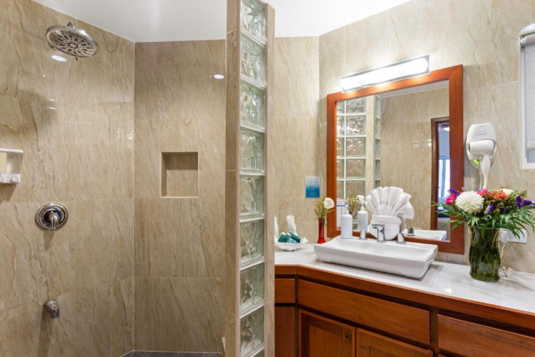 SunBreeze Suites 10/24