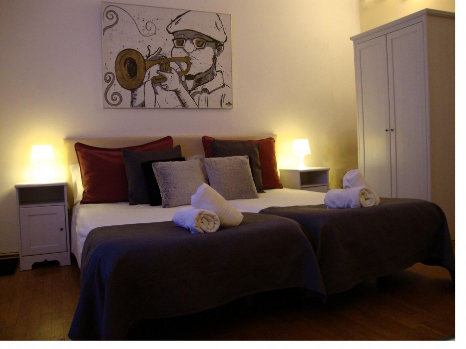 Petit Hotel 24/48