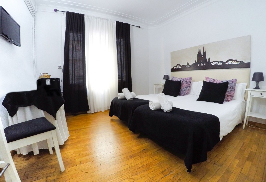 Petit Hotel 26/48
