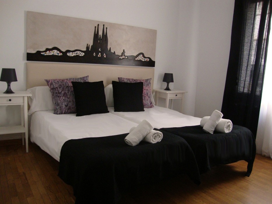 Petit Hotel 25/48