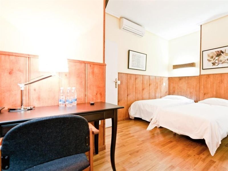 Hostal Asuncion 11/24