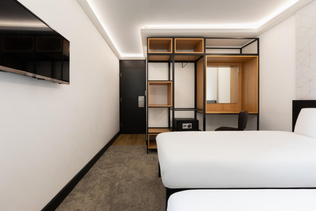 STG Hotel London Oxford Street 51/143
