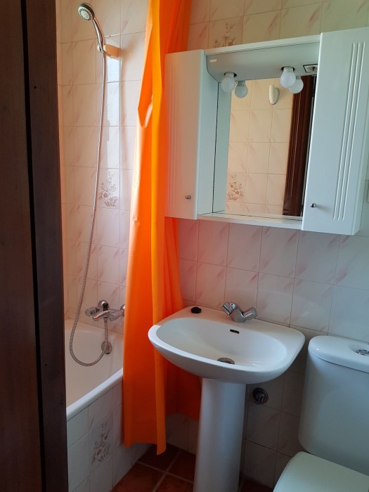The Orange House 61/95