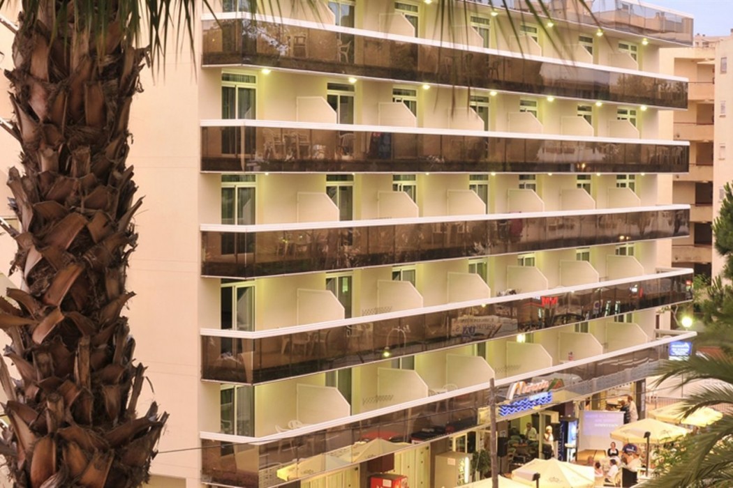 Ponient Aparthotel Marinada 28/48