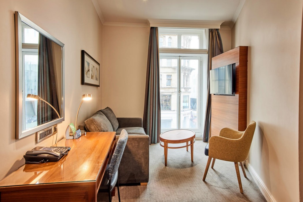 Thistle London Piccadilly 34/72