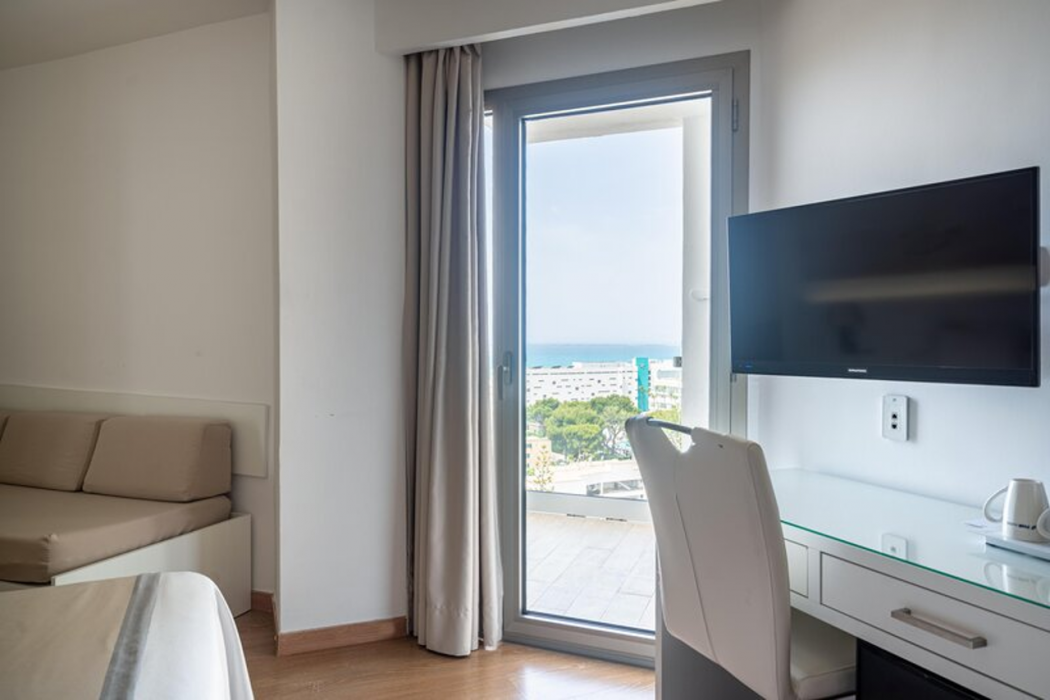 THB Maria Isabel - Adults Only 16/61