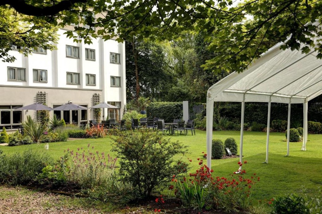Best Western Plus Pinewood Manchester Airport-Wilmslow Hotel 20/20