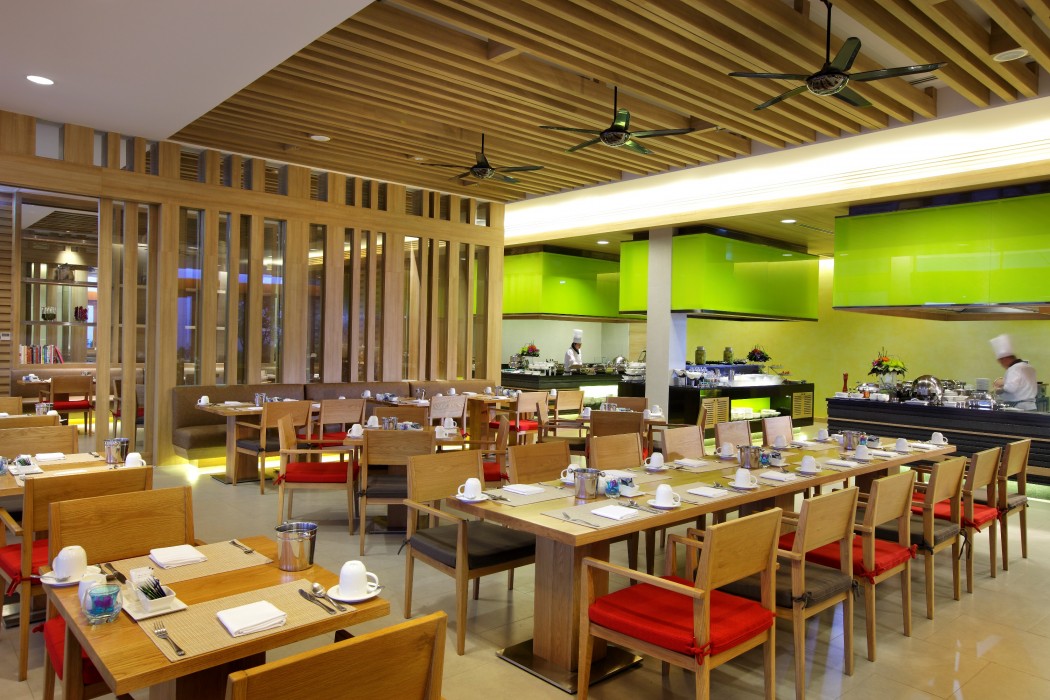 Le Meridien Phuket Mai Khao Beach Resort 14/60