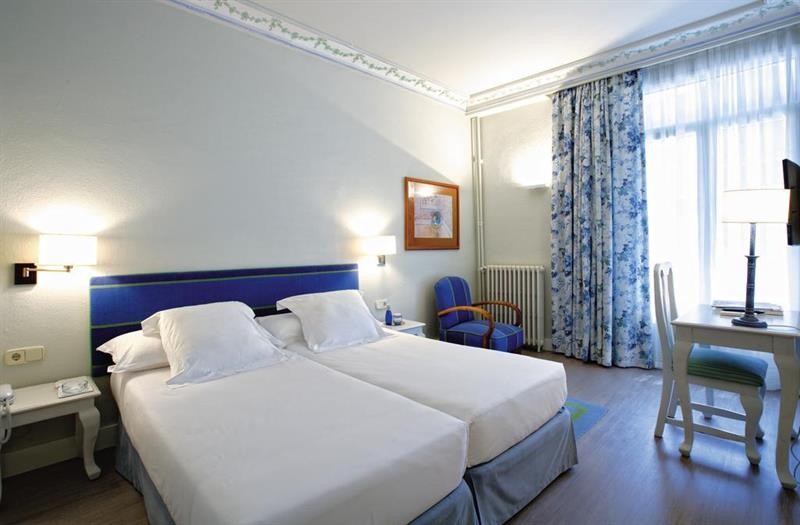 Hotel Niza 35/75