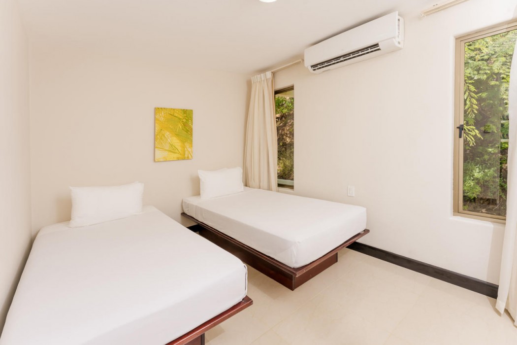 Hotel Villas Sol Beach Resort 9/77