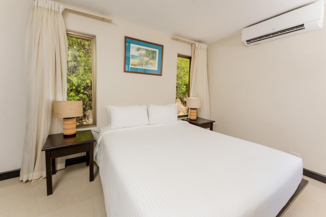 Room at Hotel Villas Sol Beach Resort, SARDINAL