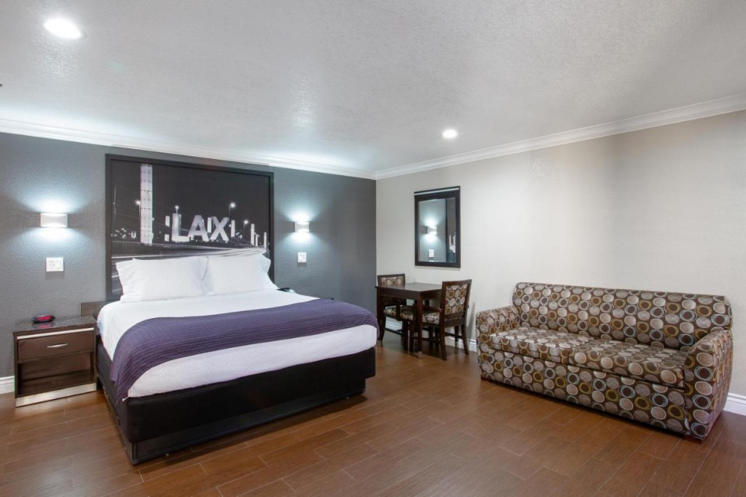 Elev8 Hotel Los Angeles LAX 7/20