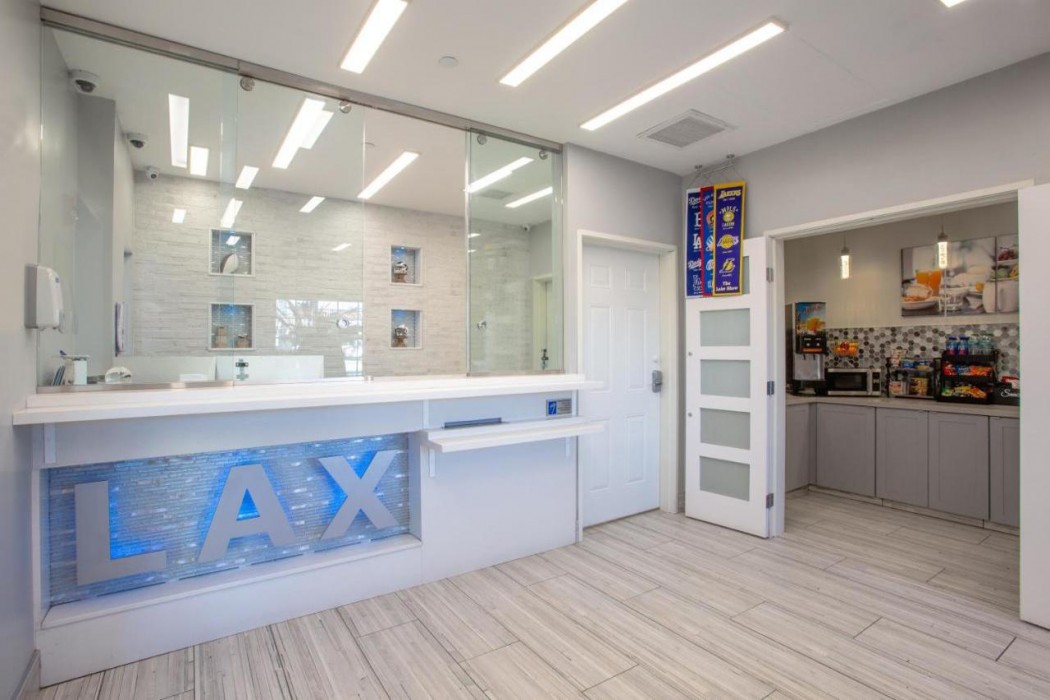 Elev8 Hotel Los Angeles LAX 3/20