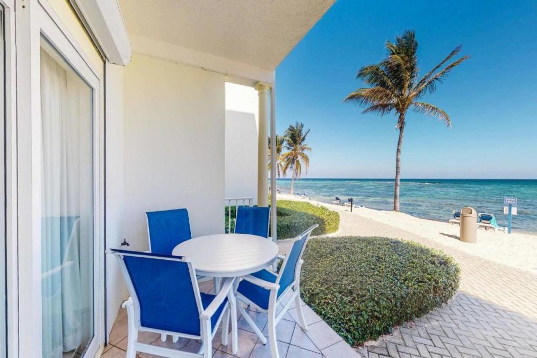 The Reef Beach Resort 22/65