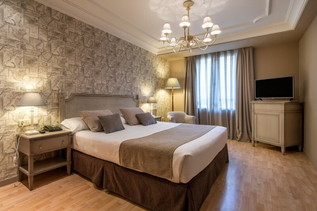 Vincci Lys Hotel 10/65