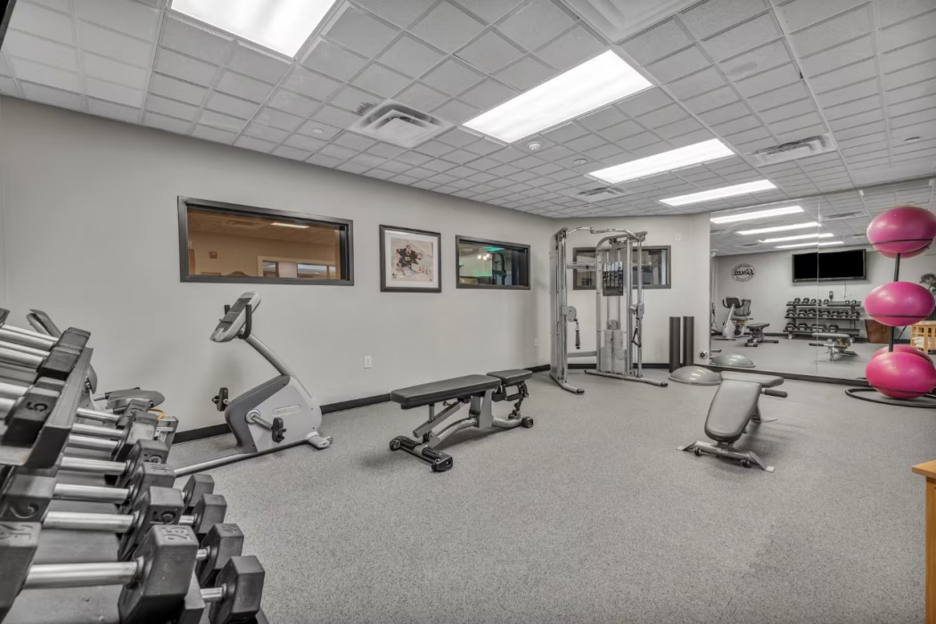 Holiday Inn Express & Suites Raleigh West - Lenovo Center 72/102