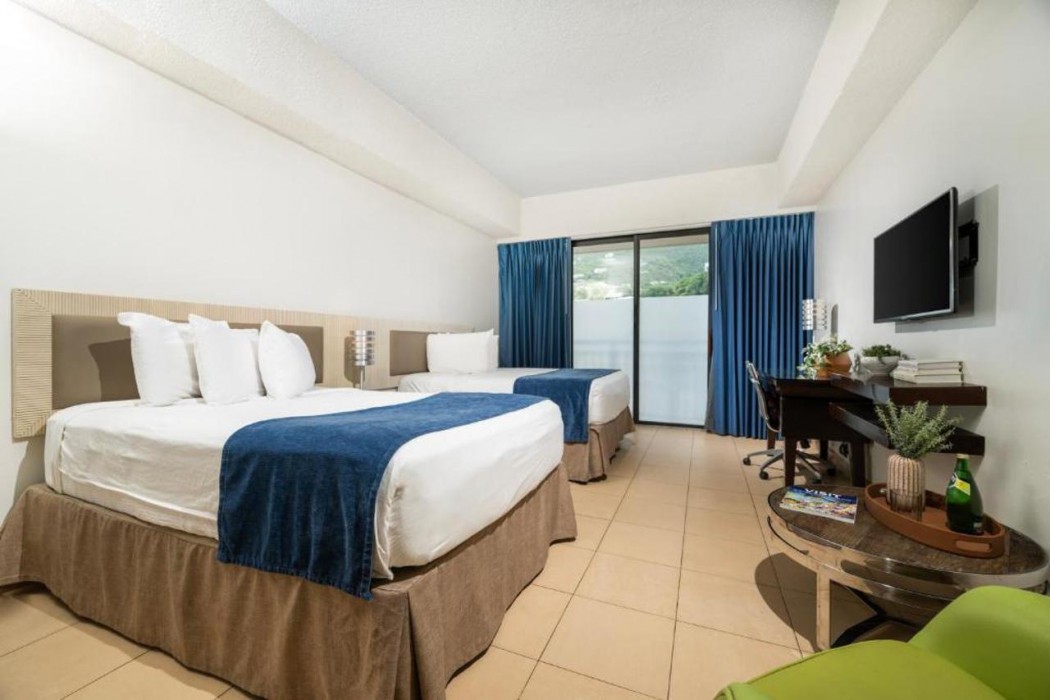 Windward Passage Hotel USVI 16/65