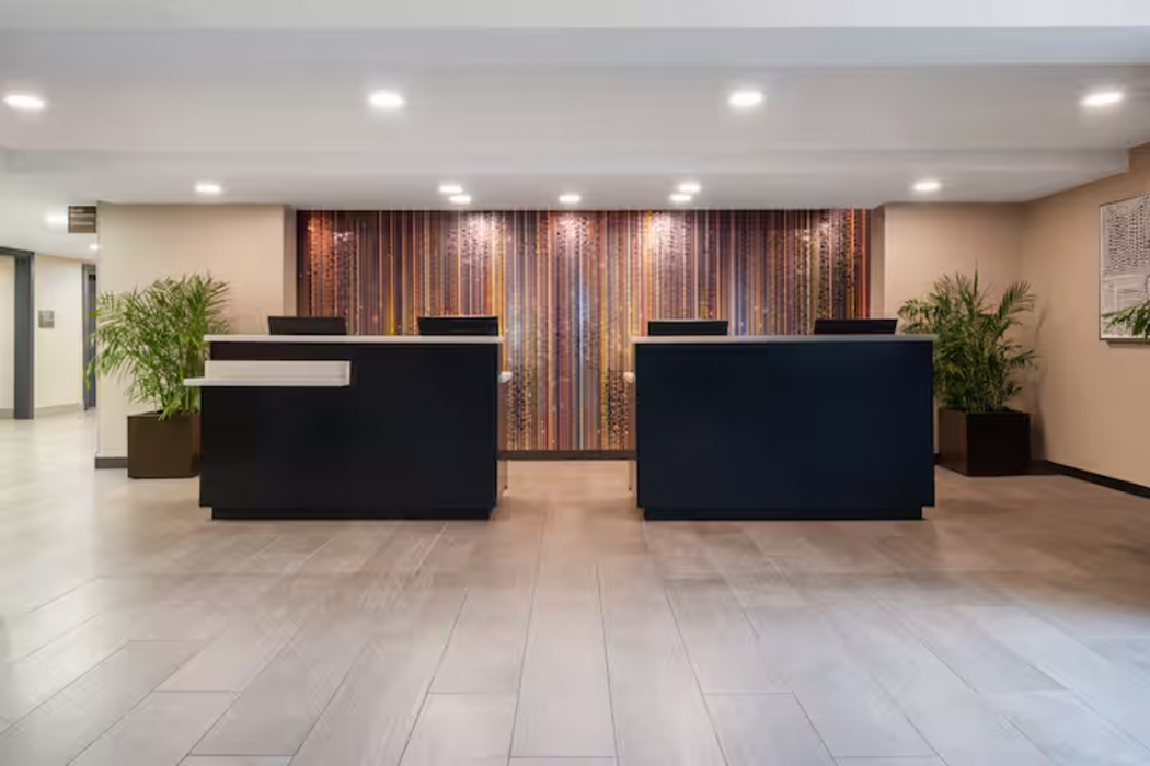 Wyndham Indianapolis Airport 5/72