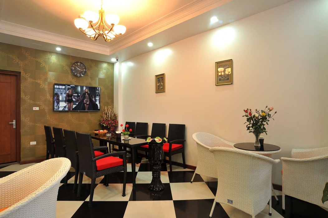 Obis Hotel 12/18