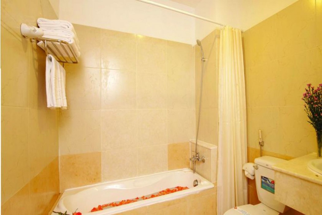 Ngan Ha Hotel 41/80