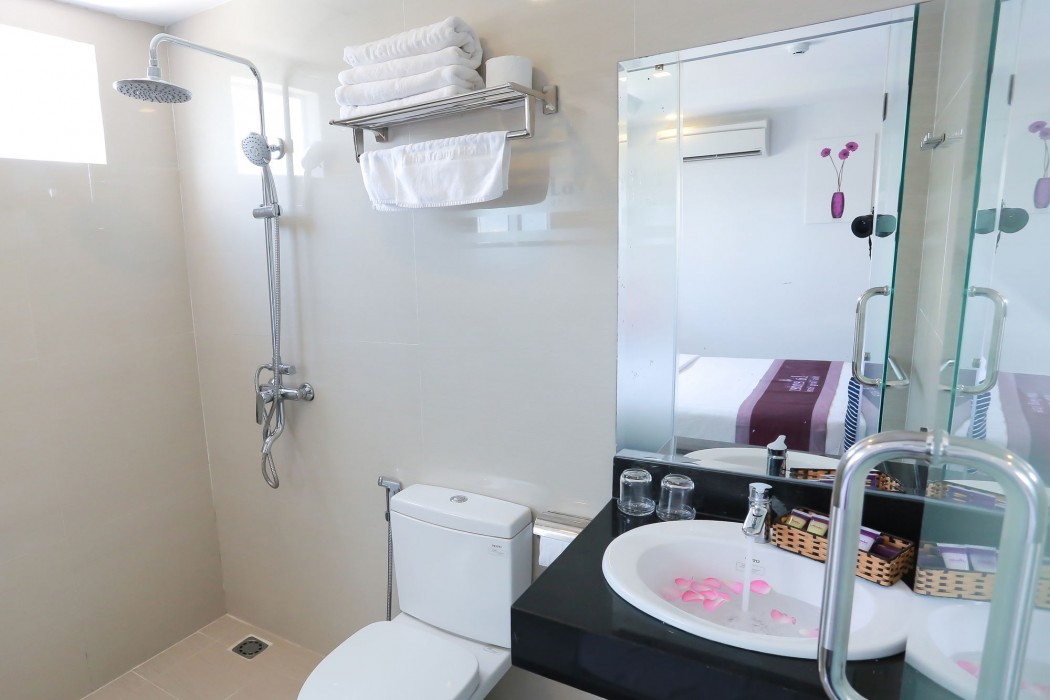 Lavender Nha Trang Hotel 24/74