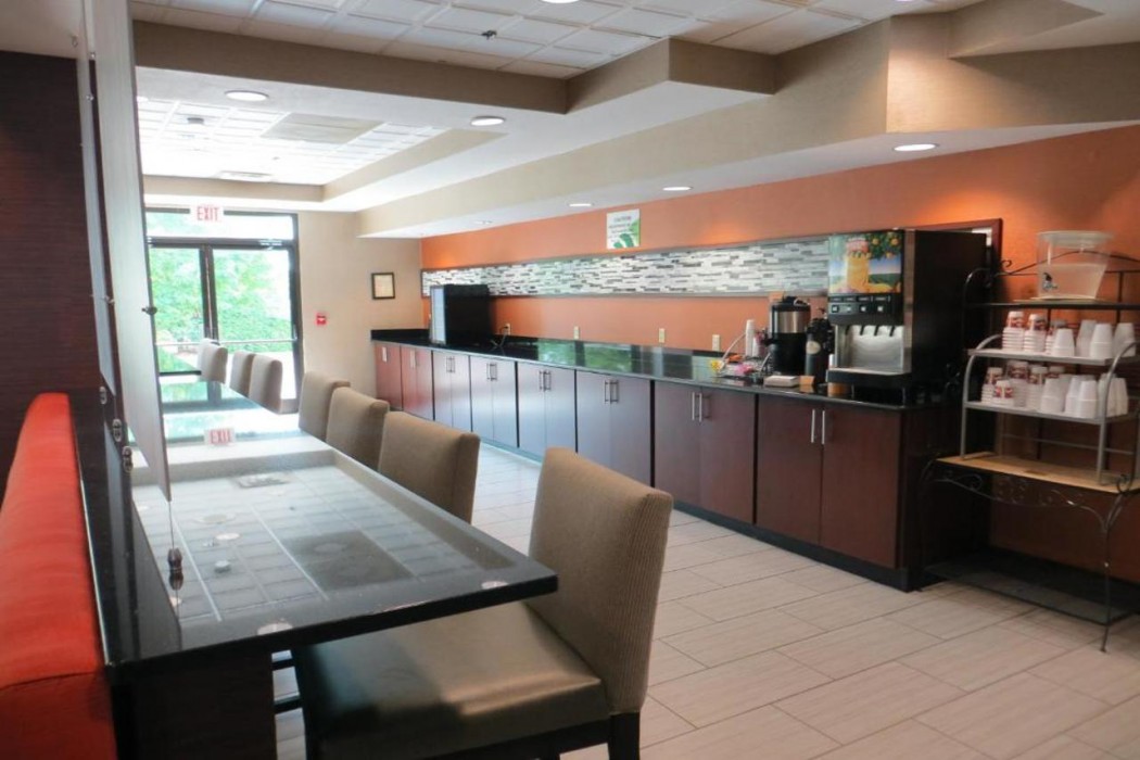 Country Inn & Suites by Radisson, Wolfchase-Memphis, TN 12/18