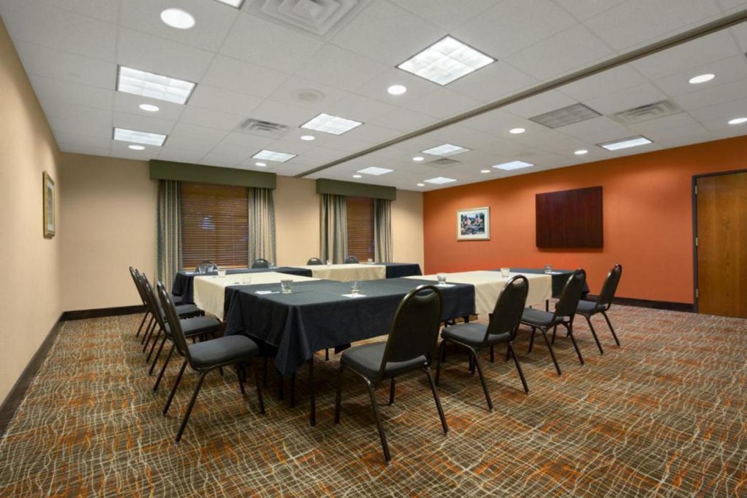 Country Inn & Suites by Radisson, Wolfchase-Memphis, TN 10/18