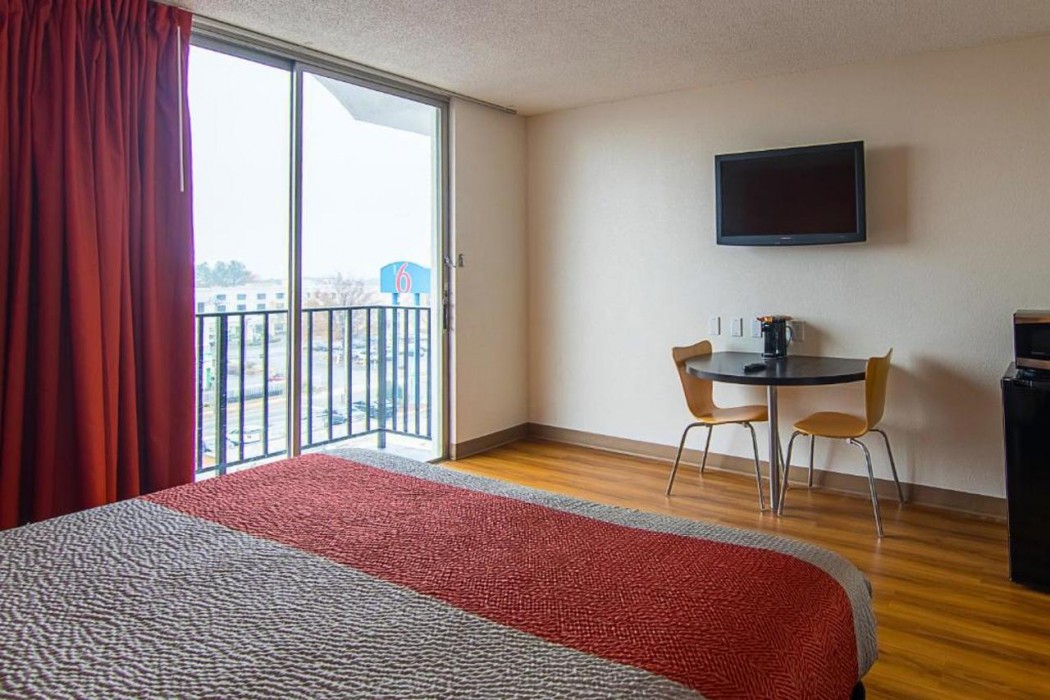 Motel6 Atlanta, GA - Atlanta Airport Virginia Ave 19/60