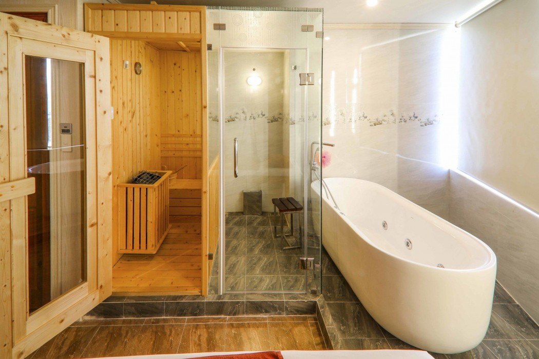 Huong Viet Hotel 49/99