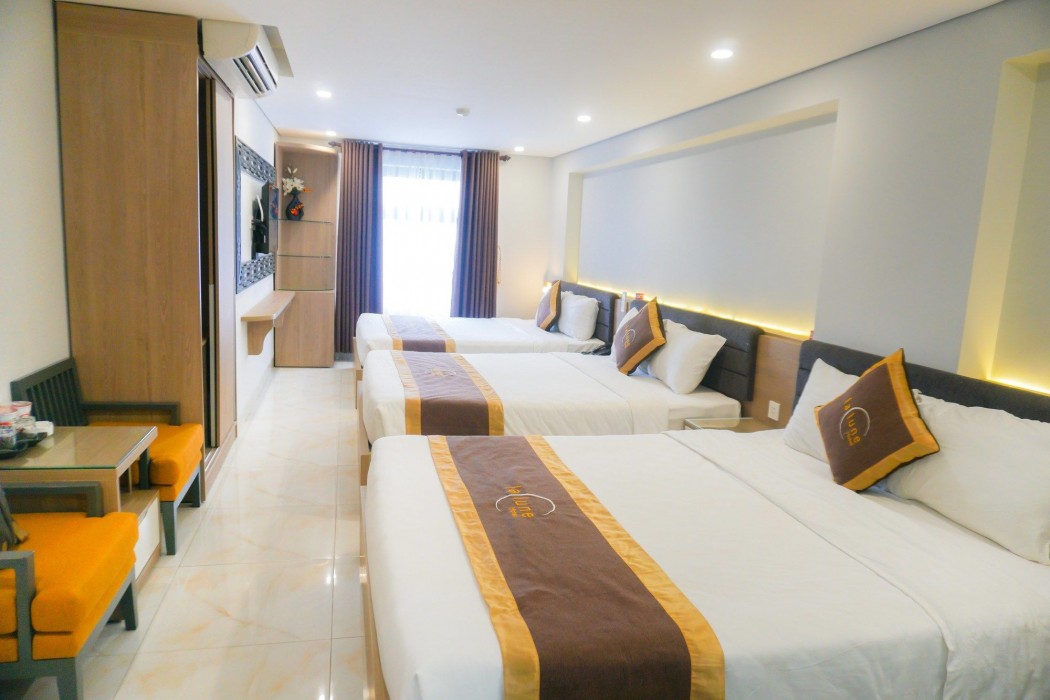 La Lune Hotel 27/80