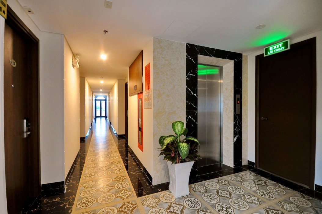 Crown Nguyen Hoang Hotel 23/58