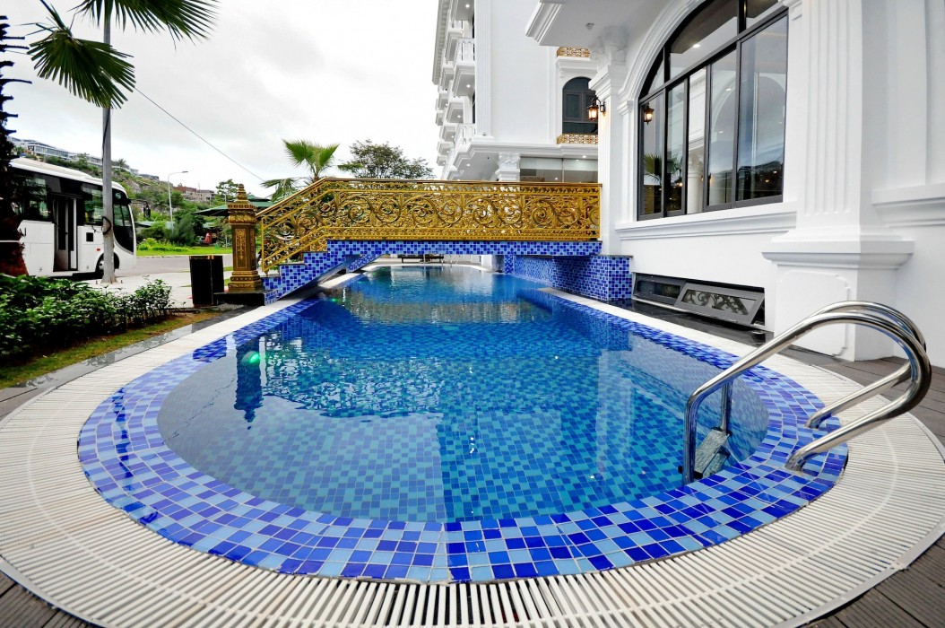 Crown Nguyen Hoang Hotel 25/58