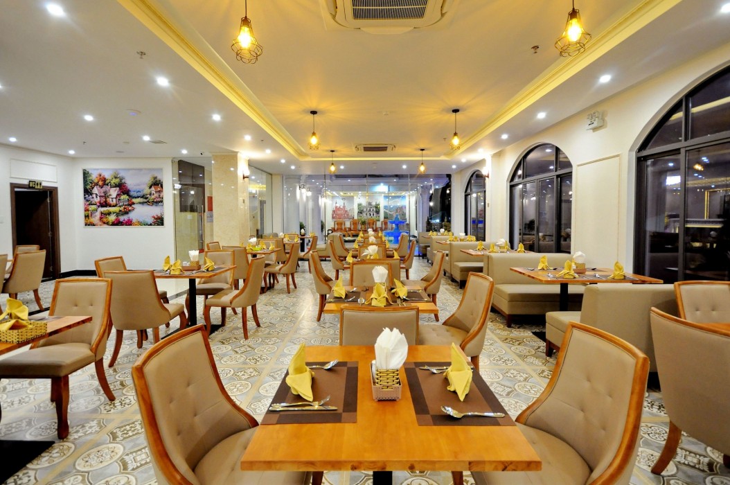 Crown Nguyen Hoang Hotel 27/58