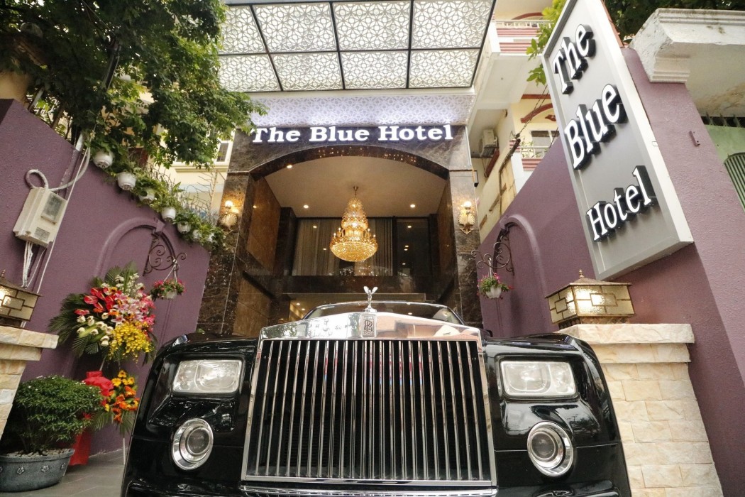 The Blue Hotel 30/54