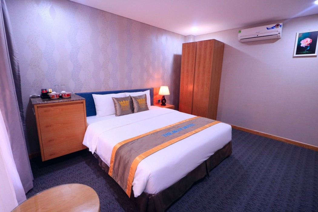 The Blue Hotel 39/54