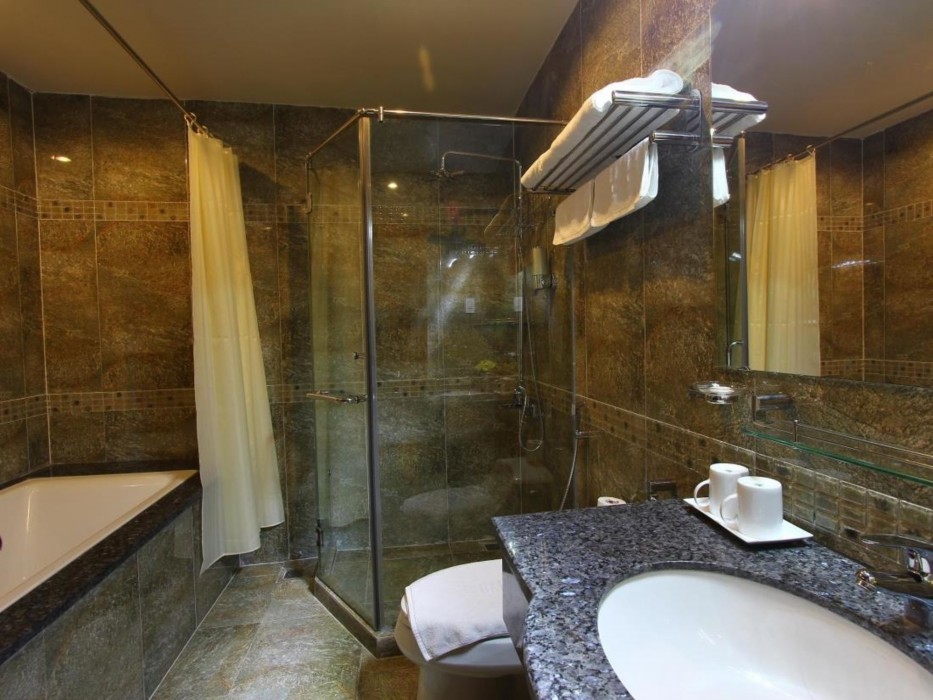 Bali Hotel 64/90