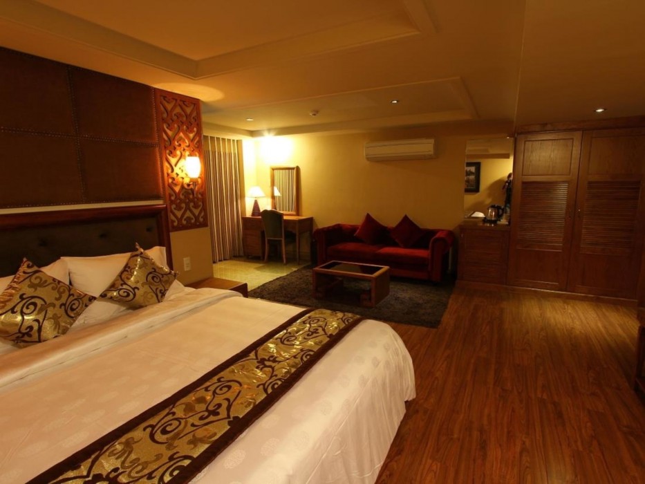 Bali Hotel 33/90