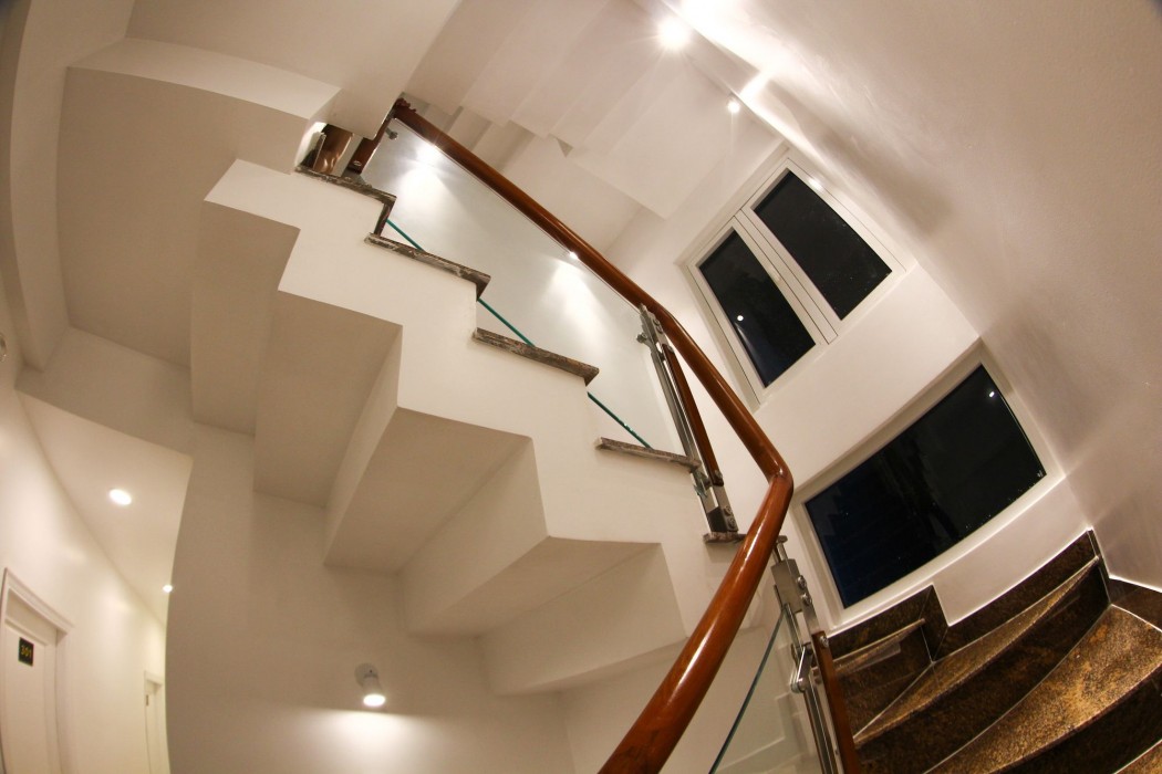 Full House Hostel 69/98