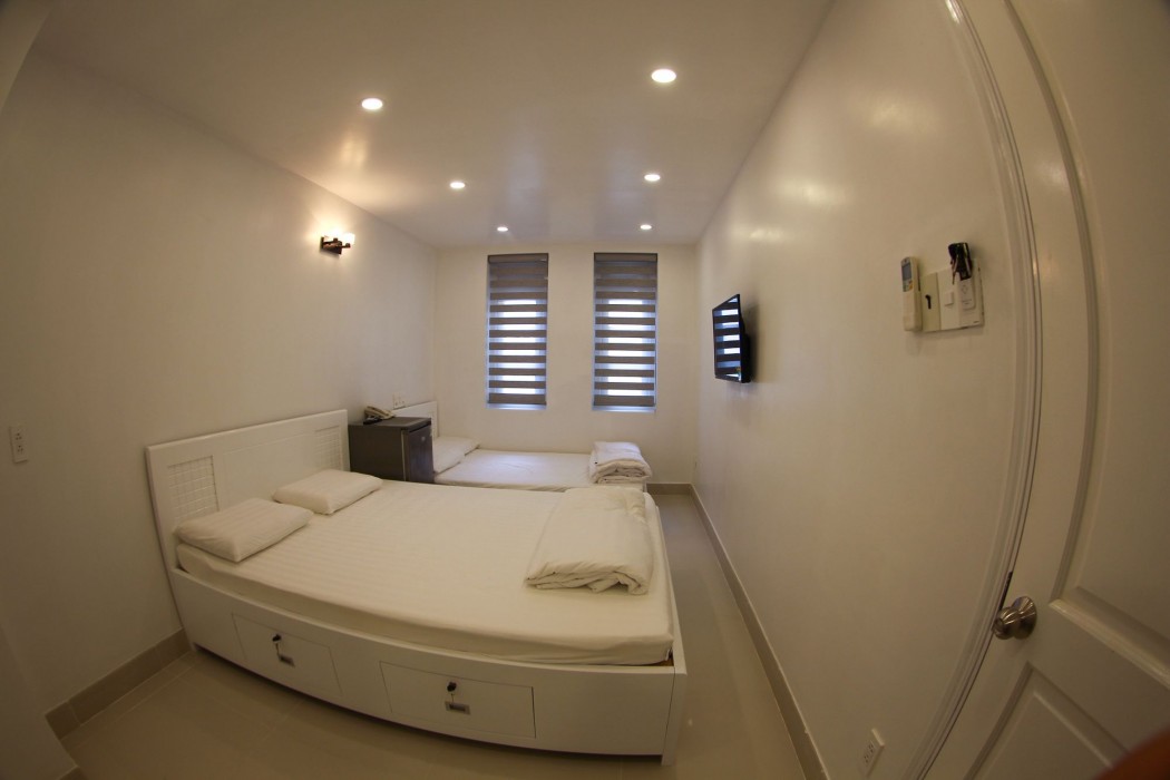 Full House Hostel 41/98