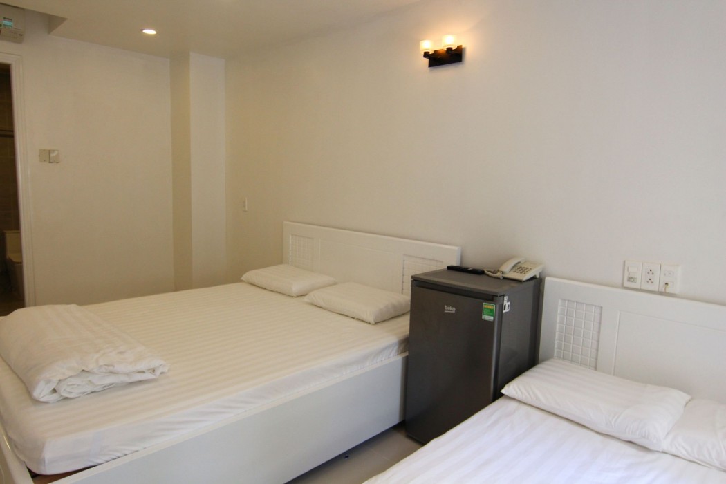 Full House Hostel 68/98
