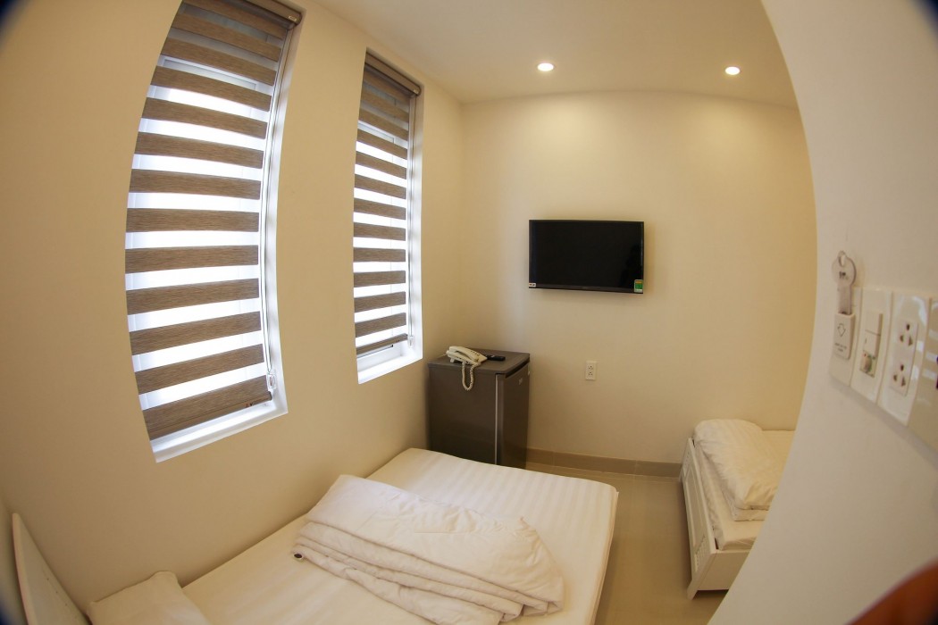 Full House Hostel 66/98