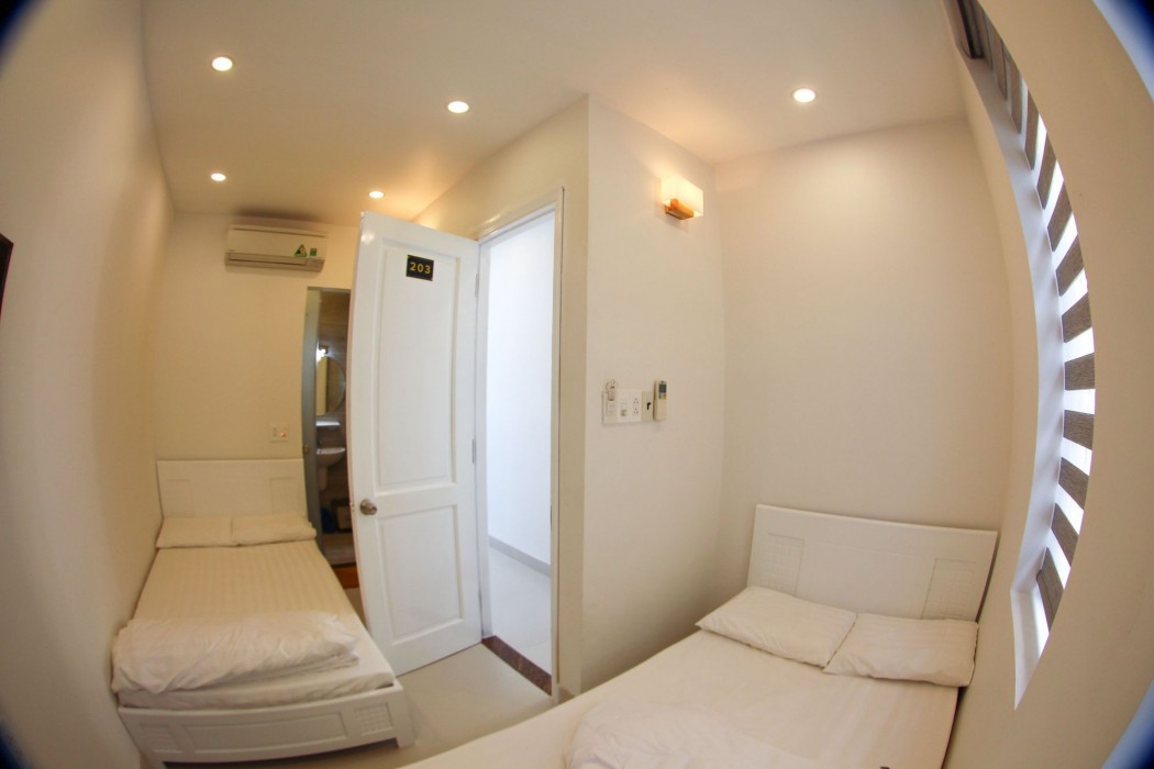 Full House Hostel 43/98
