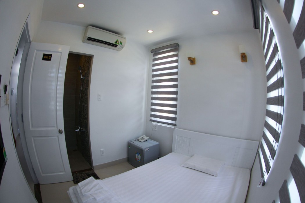 Full House Hostel 32/98