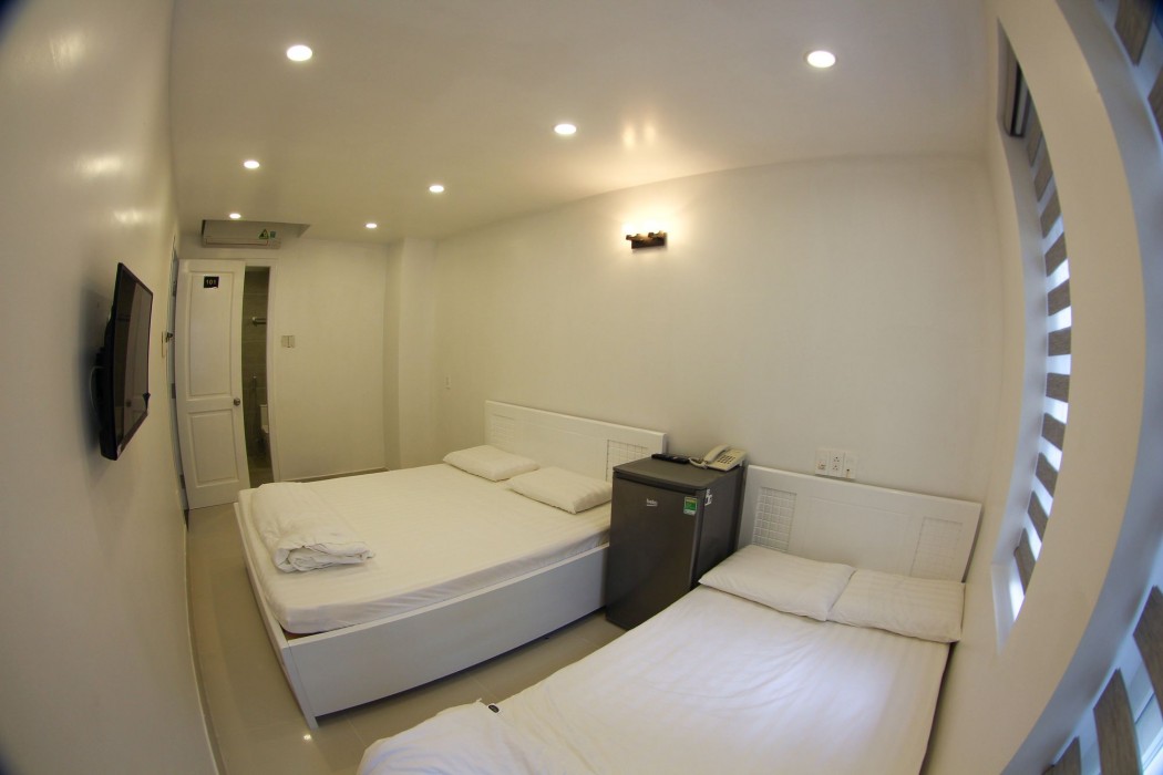 Full House Hostel 49/98